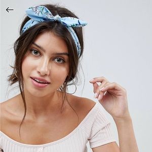 ASOS DESIGN Pretty Floral Knot Headband
